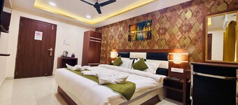 Hotel Golden Crystal