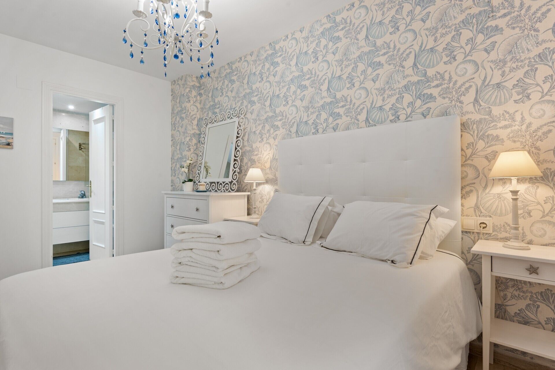 2 dormitorios, tabla de planchar con plancha, wifi y ropa de cama