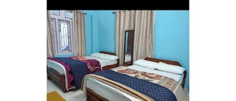 Chambre Double, 1 lit double, balcon | Wi-Fi gratuit