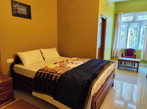 Basic-Doppelzimmer, 1 Doppelbett, Balkon | Kostenloses WLAN