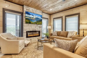 Smart TV, fireplace, video games - Carpenters Splashin Paradise -Smith Creek Reserve, Waterpark, Theater Room, Pool (Sevierville)