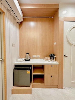 Economy Double Room, No Window, Non Smoking