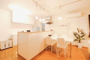 In-room dining - Familia Design House Sapporo (Sapporo)