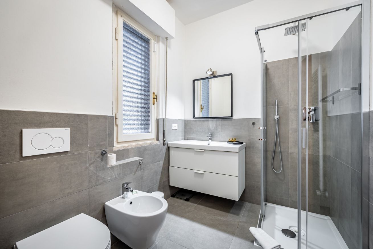 Doccia, asciugacapelli, bidet, asciugamani