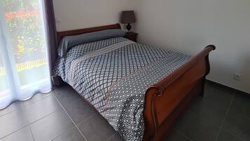 2 chambres, fer et planche Ă repasser, Wi-Fi gratuit, draps fournis