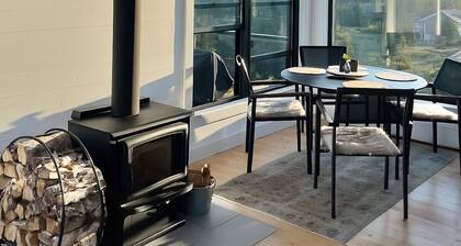 2BR Architect-Designed Oceanview Escape W/ Deck