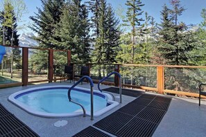 Baignoire à remous extérieure