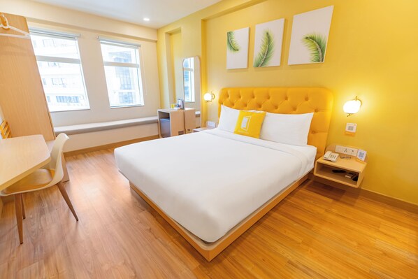Executive Double Room | In-room safe, desk, laptop workspace, iron/ironing board