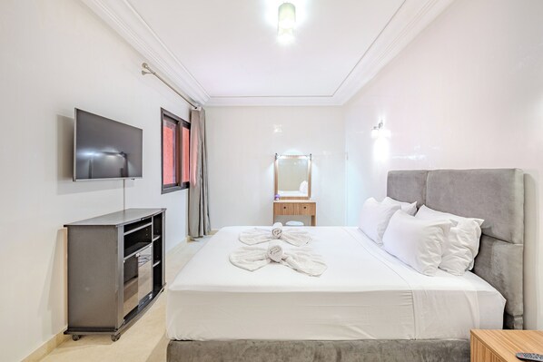 2 slaapkamers, een strijkplank/strijkijzer, wifi, beddengoed