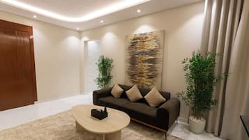 Romantic Suite | In-room dining
