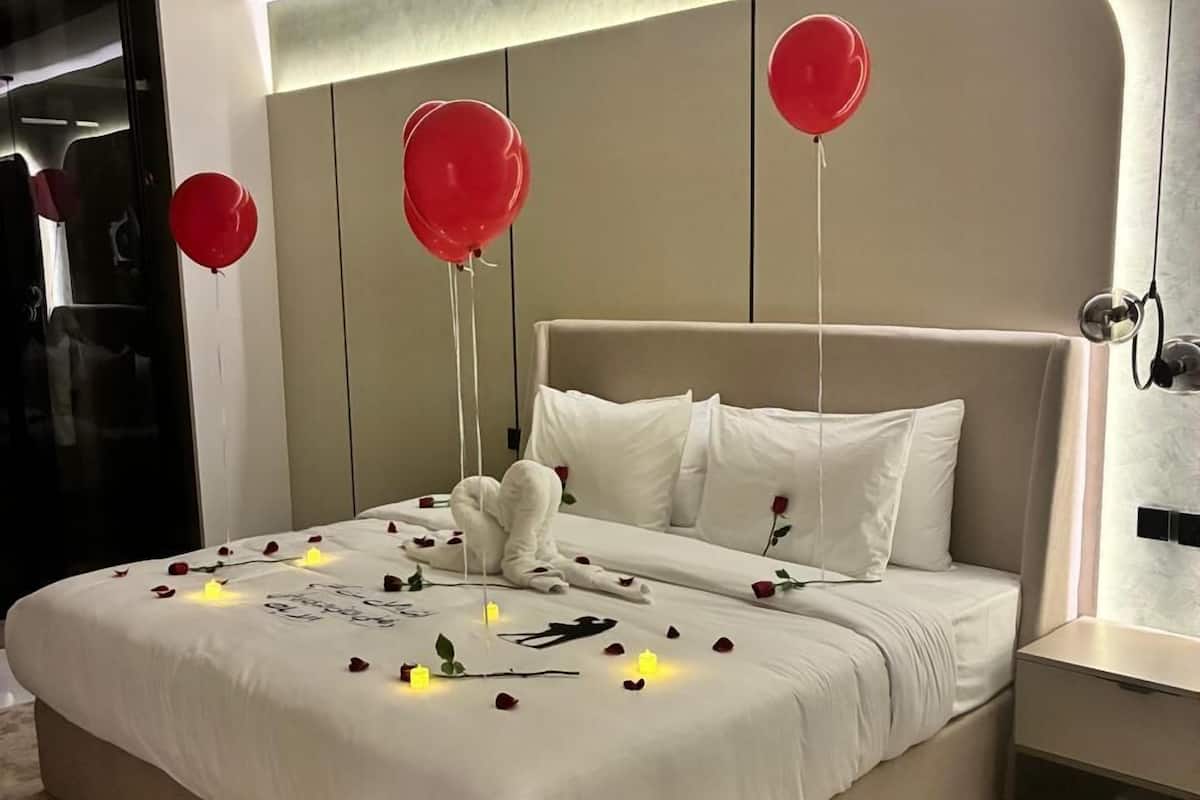 Sengetøy av topp kvalitet, memory foam-senger og safe på rommet
