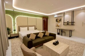 Luxury-Apartment, Stadtblick | Hochwertige Bettwaren, Betten mit Memory-Foam-Matratzen, Zimmersafe