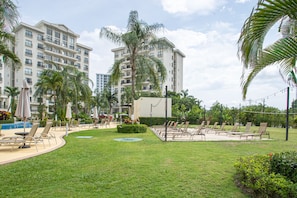 Property grounds - Relax & Recharge in Our 3BR Oceanview Condo – Jaco Bay (Jaco)