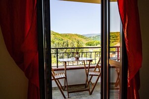 Classic Double Room | Desk, free WiFi