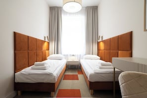 Habitación estándar con 2 camas individuales | Wifi gratis y ropa de cama