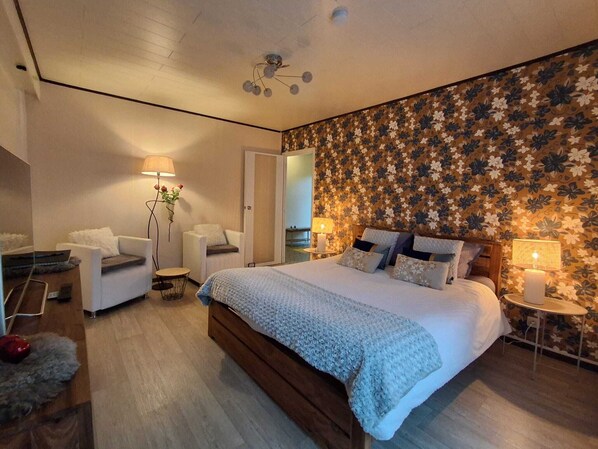 1 bedroom, in-room safe, free WiFi