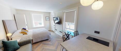 Iron/ironing board, free WiFi, bed sheets