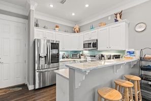 Fridge, microwave, dishwasher, coffee/tea maker