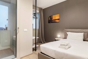 Laptop workspace, iron/ironing board, free WiFi, bed sheets - JOIVY Treviso Vittoria (Treviso)