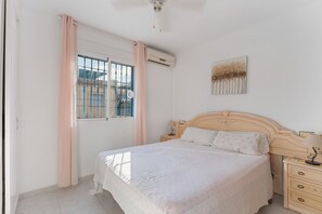 2 habitaciones, tabla de planchar con plancha, wifi y ropa de cama