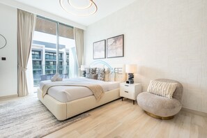 In-room safe, iron/ironing board, free WiFi, bed sheets - Community View Studio, Just a Stone's Throw from Park and Dubai Hills Mall (Dubai)
