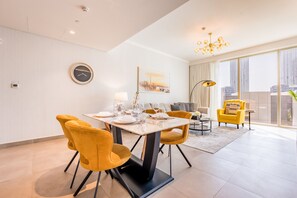 Dining - Steps from Creek Beach and Central Park, Few Mins to Downtown, Creek Gate Tower 1 by Deluxe Holiday Homes (Dubai)