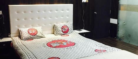 Classic Double Room, 1 Double Bed | Free WiFi