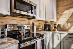 Frigorífic, microones, forn i placa de cuina 