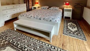 4 chambres, bureau, lit parapluie, Wi-Fi gratuit