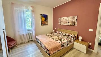 1 Schlafzimmer, Bügeleisen/Bügelbrett, Reisekinderbett, kostenloses WLAN
