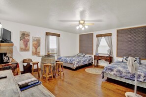 2 bedrooms, free WiFi, bed sheets