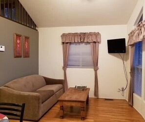 Smart TV - Mendelbaum - Pecan Cabin (Fredericksburg)