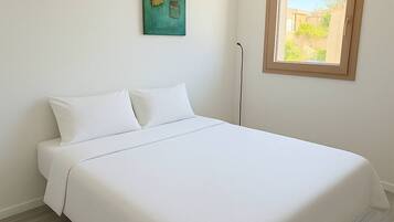 1 chambre, fer et planche à repasser, lit parapluie, Wi-Fi gratuit