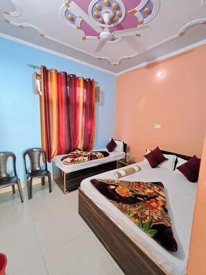 Classic Double Room, 1 Double Bed, Balcony, Mountain View | City view