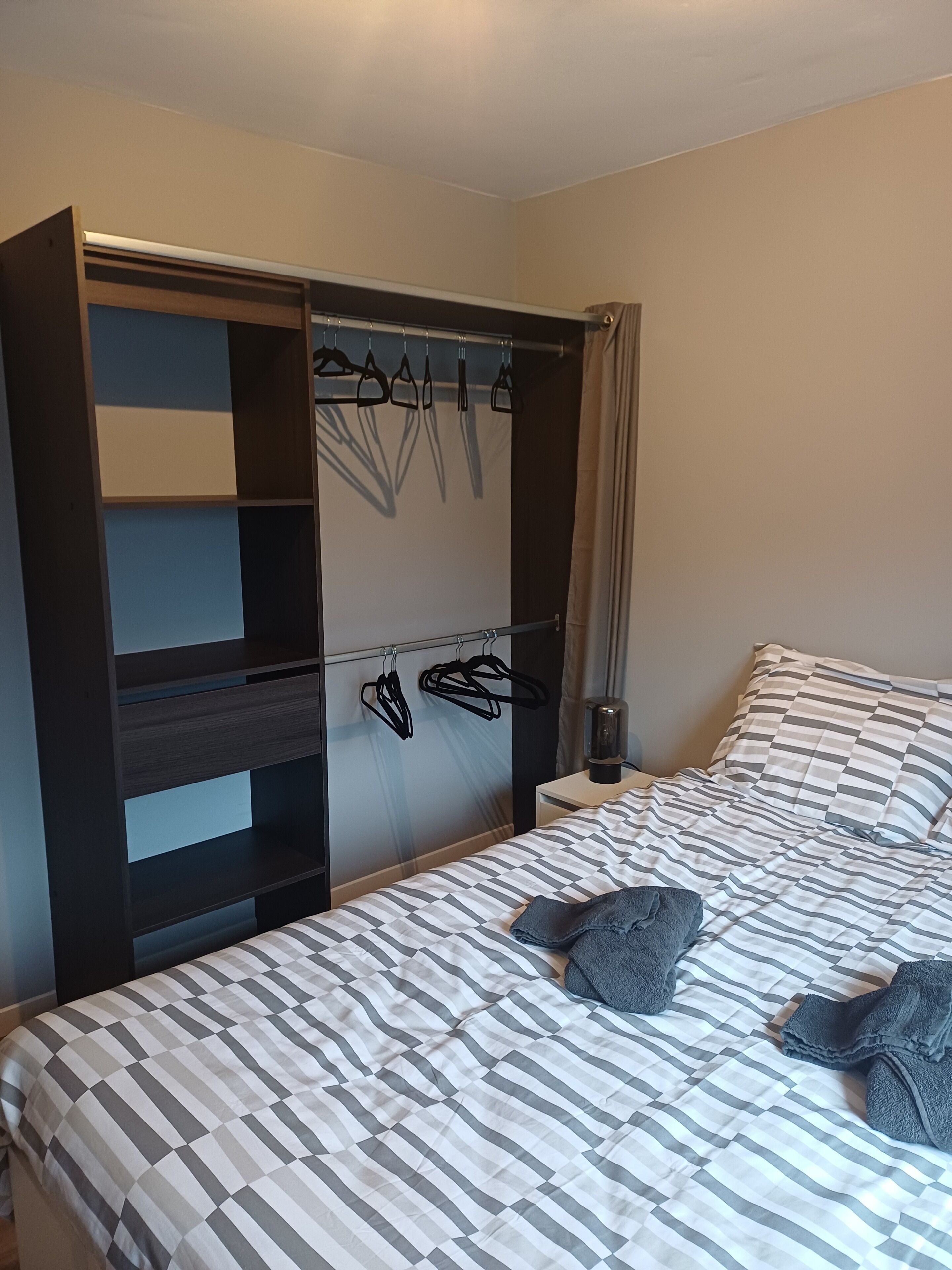 1 chambre, fer et planche à repasser, Wi-Fi gratuit