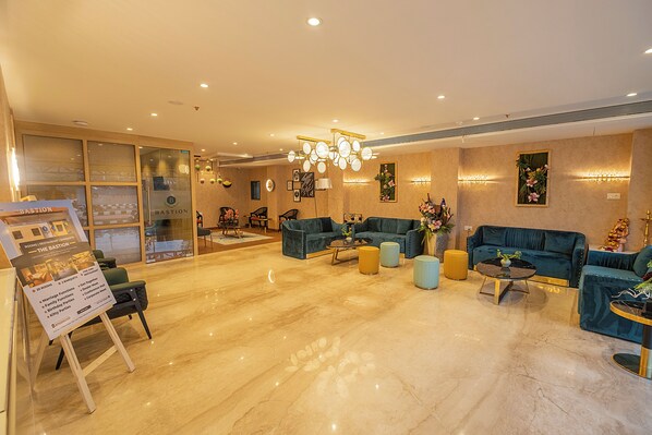 Lobby - Hotel Bastion (Bhopal)