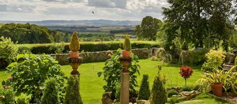 Beautiful private villa for 10 people with WIFI, patio and panoramic view