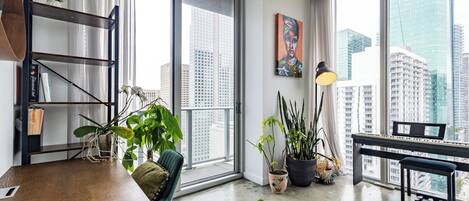 المنشأة من الداخل