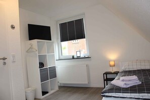Lit parapluie, Wi-Fi gratuit, draps fournis