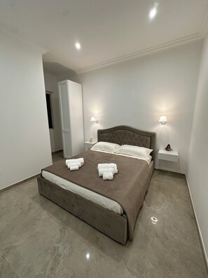 2 bedrooms, iron/ironing board, free WiFi