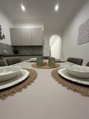 Dining - Domus Aphrodite - Squillace Tower (Torre Squillace)
