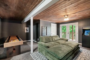 TV, fireplace, offices