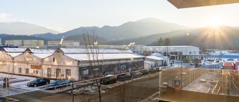 Apartamento luxo, 1 quarto, sacada, vista para a montanha | Vista do quarto