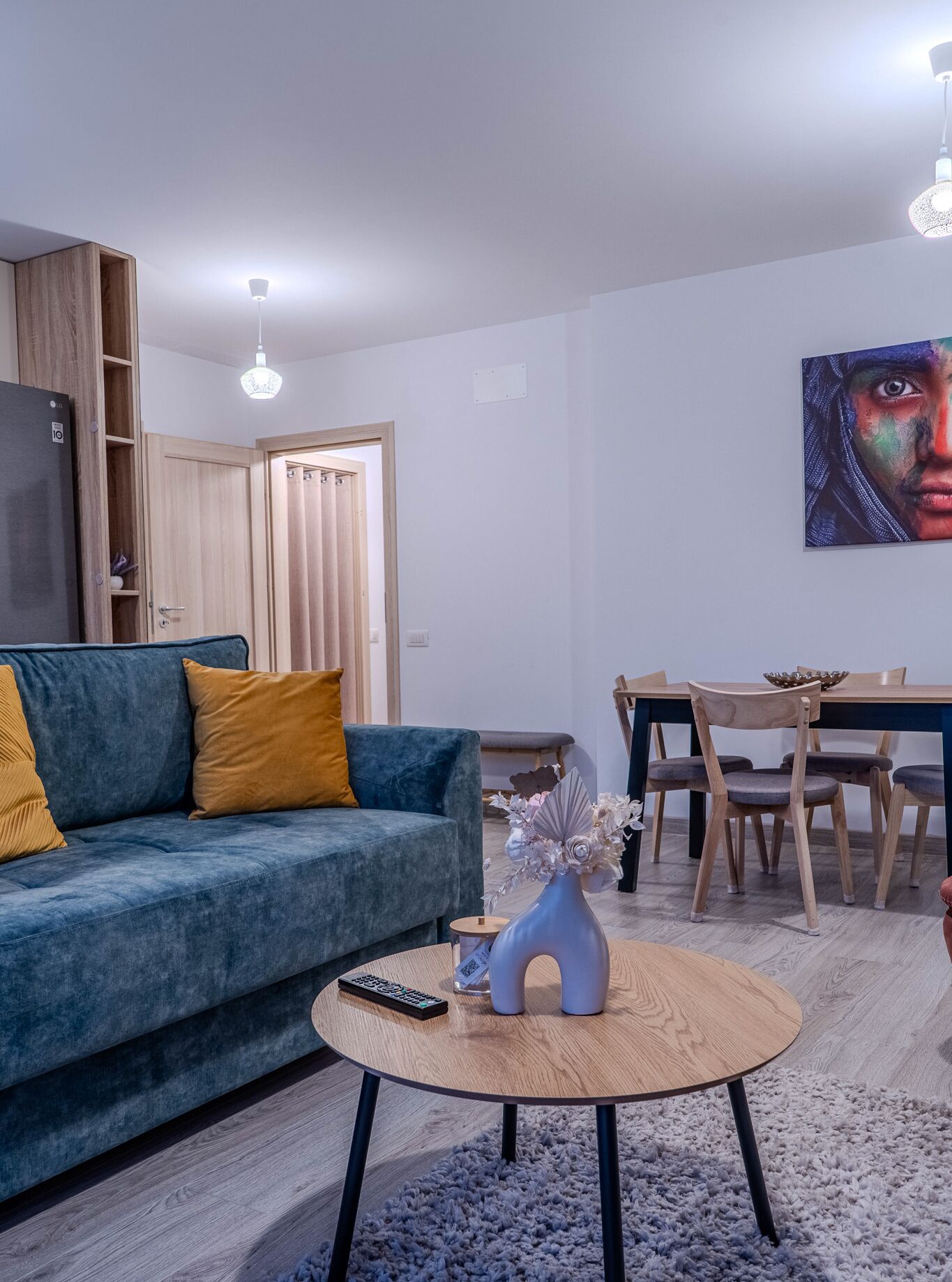 Deluxe-Apartment, 1 Schlafzimmer, Balkon, Bergblick | Wohnbereich | 125-cm-Smart-TV mit Kabelempfang, Netflix, Streaming-Dienste