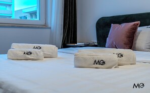Lägenhet Deluxe - 1 sovrum - balkong - utsikt mot bergen | Sängtillbehör av högsta kvalitet, memory foam-madrasser och skrivbord