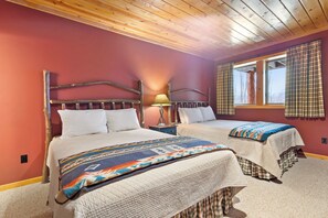 4 bedrooms, desk, iron/ironing board, free WiFi