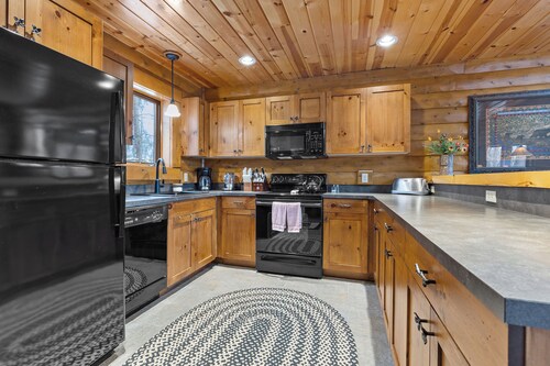 Mountain Cabin at Boyne Mountain, Sleeps 15