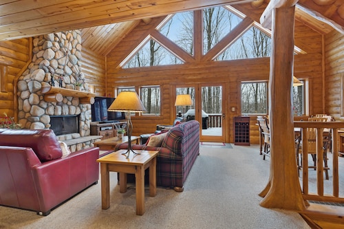 Mountain Cabin at Boyne Mountain, Sleeps 15