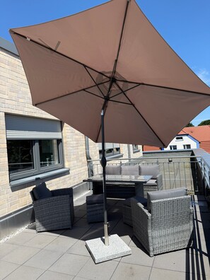 Terrace/patio - Above the Rooftops of Grasberg's City (Grasberg)