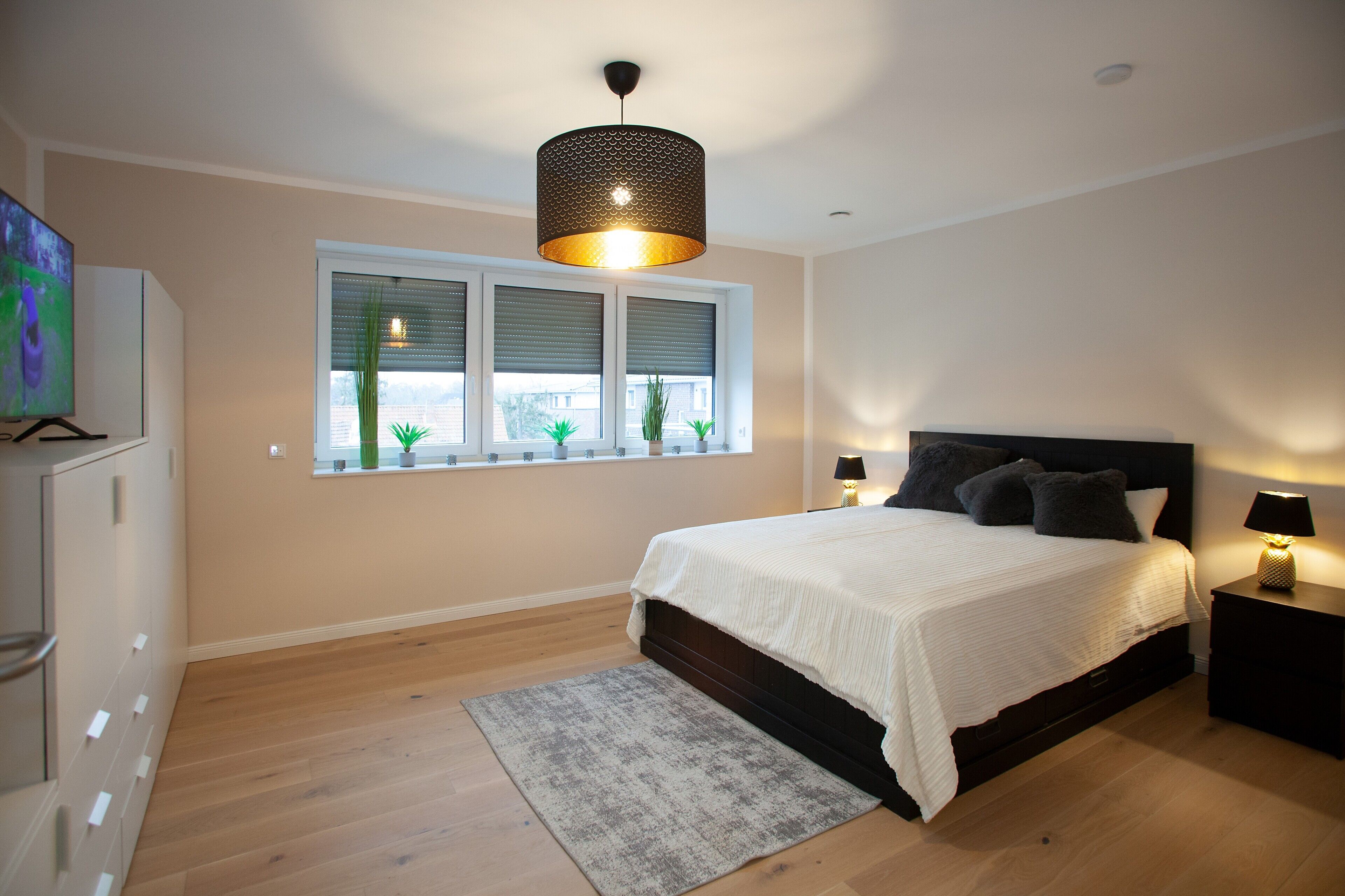 1 slaapkamer, een strijkplank/strijkijzer, wifi, beddengoed